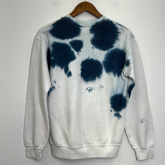 Peanuts - Snoppy Tie Dye Blue And White Snoppy Joe Cool Graphic Sweatshirt Small - Picture 9 of 10